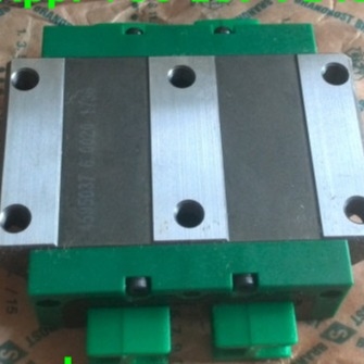 Pengangkut luas KWVE15W-V1-G2 Bantalan bola sirkulasi linier KWVE15W-G3-V2 37x68x21mm