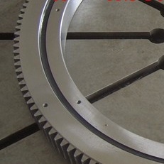 RKS Roller Bearing Silinder yang disilangkan.162.16.1424 Slewing Bearing 1424x1509x68mm